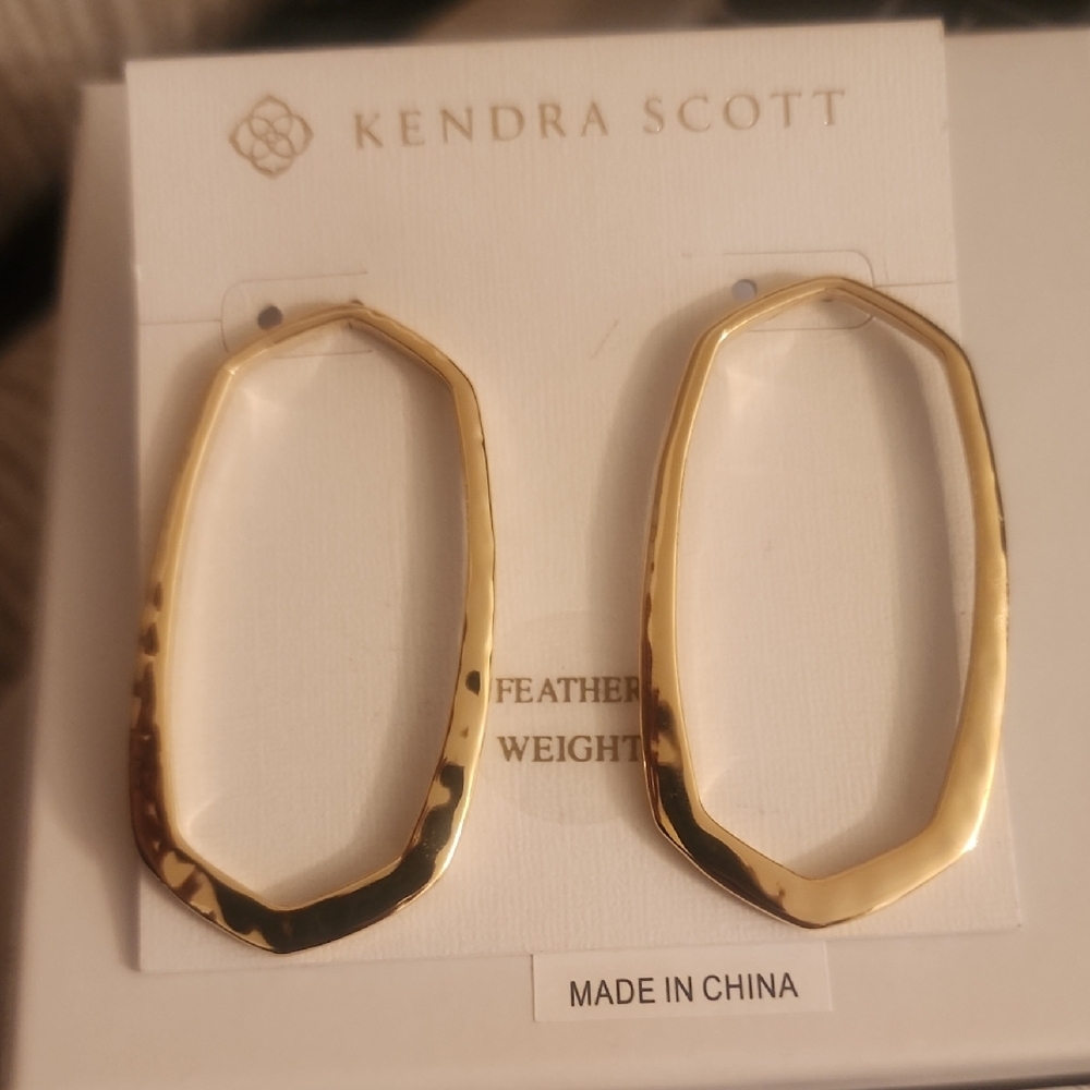 Kendra Scott Zorte Open Hammered Frame Gold Earrings